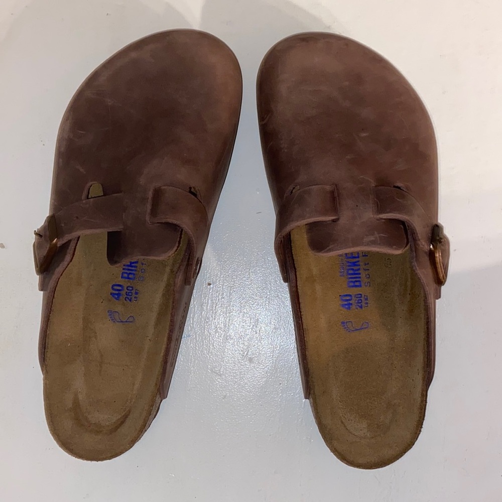 Antique oiled Boston Birkenstock clogs!